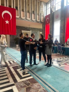 CHP Bolu Milletvekili  Türker Ateş mazbatasını alıp mecliste kaydını yaptırdı