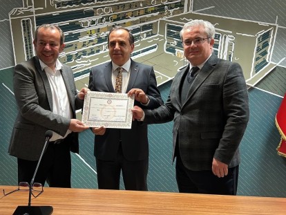 CHP Bolu Milletvekili  Türker Ateş mazbatasını alıp mecliste kaydını yaptırdı