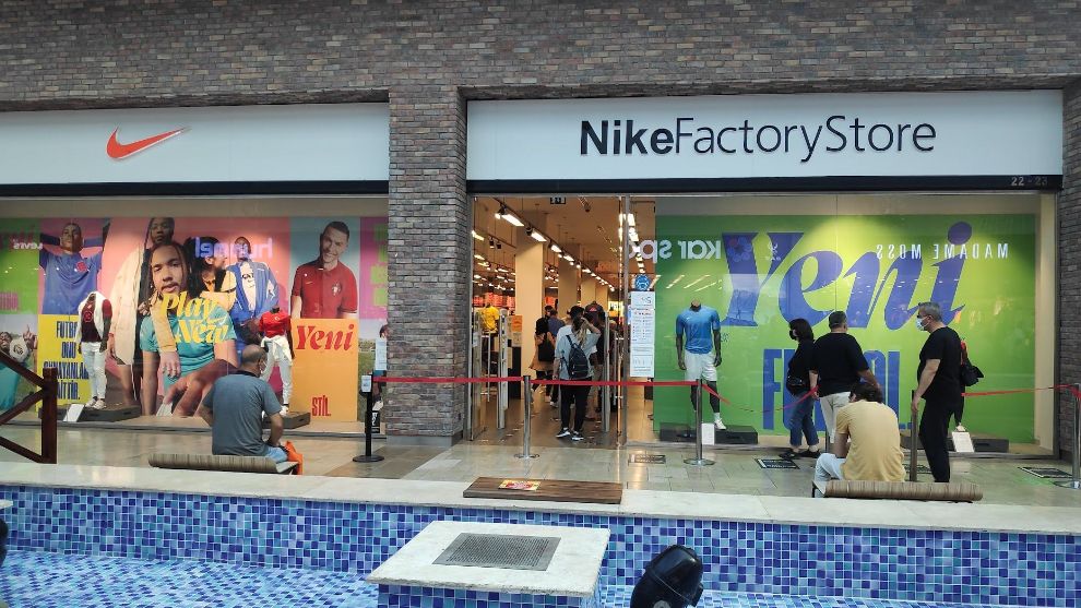 Nike mağazalarında grev kararı: İnsan onuruna yaraşır bir yaşam!.... Aralarında Bolu'daki mağaza da var