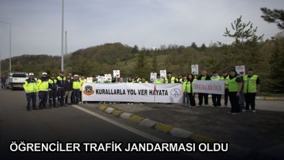 Öğrenciler trafik jandarması oldu