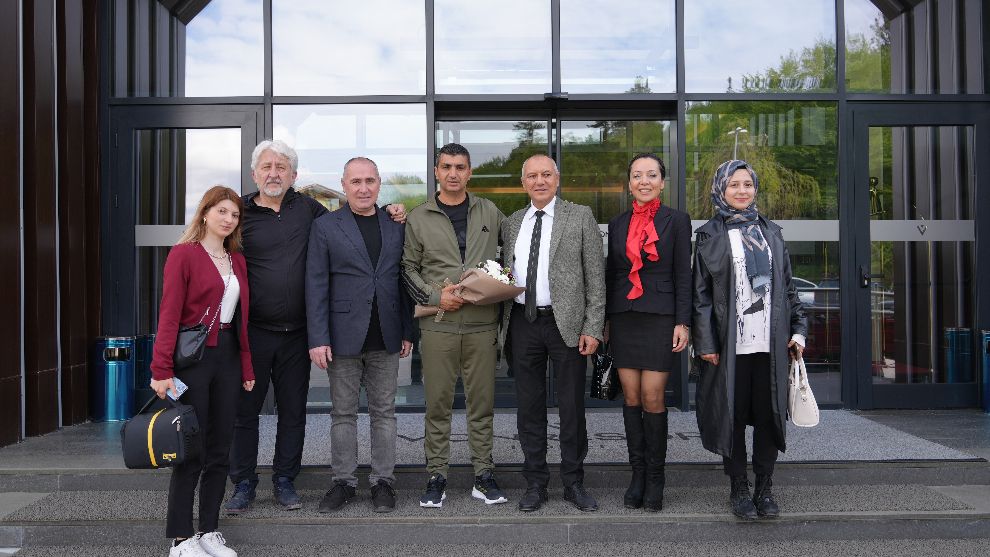 Bolu-Batman Dostluğu Sporla Güçleniyor..... Batman Petrolspor'a Moral Ziyareti