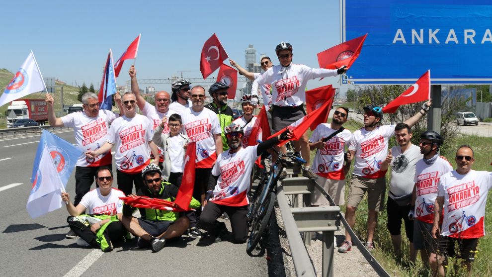 Kamu Emekçileri 235 Kilometre Bisiklet Sürerek Taleplerini Ankara'ya Taşıdı