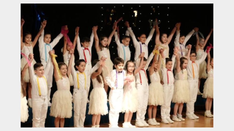 MİNİK YILDIZLARDAN MUHTEŞEM GÖSTERİ!