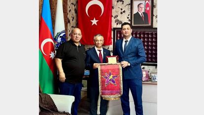 BAİBÜ'lü Öğretim Üyesi Prof. Dr. Himmet Karadal, Karabağ Şehitlerinin Sembolü ile Onurlandırıldı