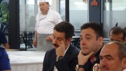 Mudurnu Kaymakamı veda yemeğinde göz yaşlarına hakim olamadı